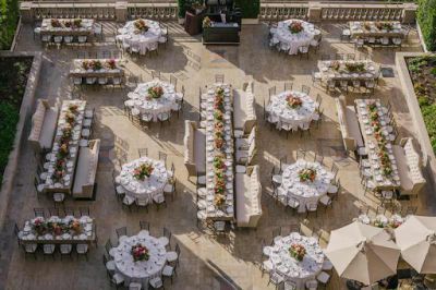 Trang trí bàn ăn tiệc cưới sang trọng như nhà hàng cao cấp