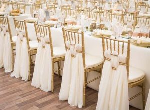 Hướng Dẫn Trang Trí Tiệc Cưới Với Áo Ghế Buộc Rèm Sang Trọng, Ấn Tượng