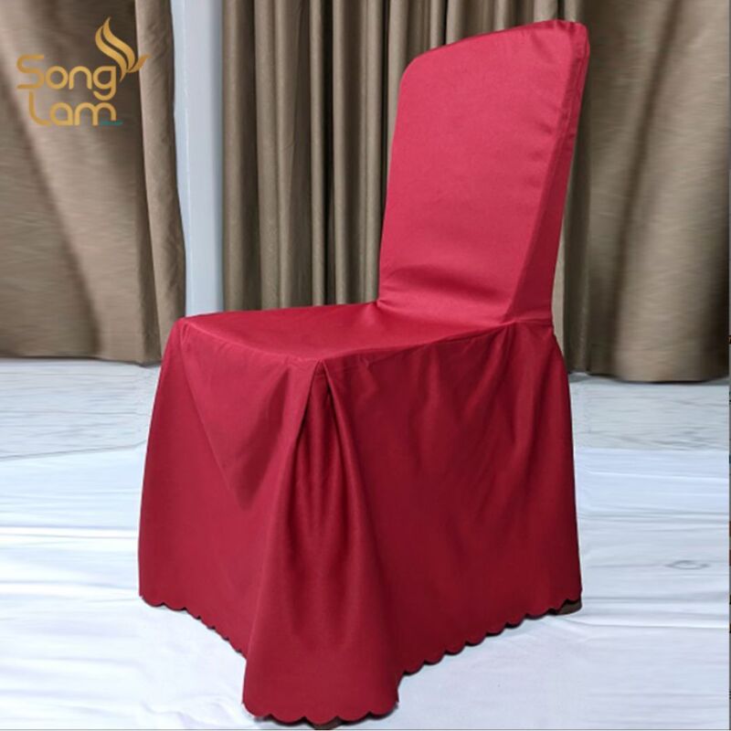 Áo ghế tiệc cưới màu đỏ phù hợp văn hoá truyền thống tại Việt Nam
