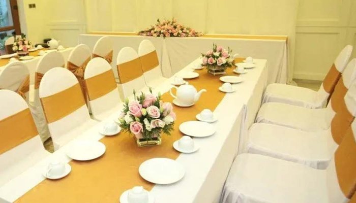 Lưu ý khi may đo áo ghế nhà hàng