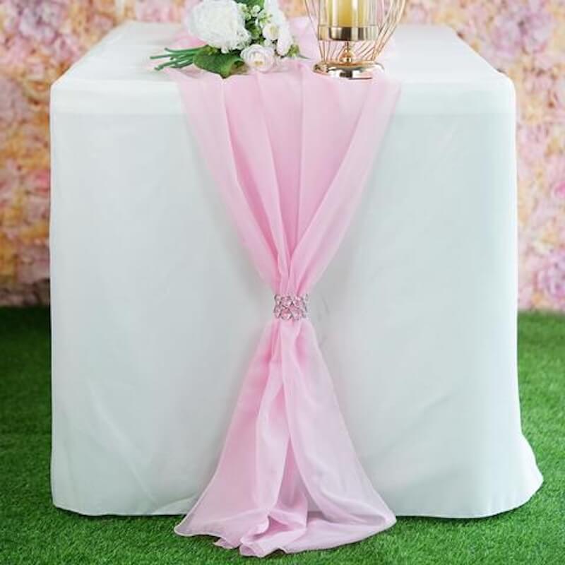 Vì sao nên trang trí bàn tiệc cưới table runner?
