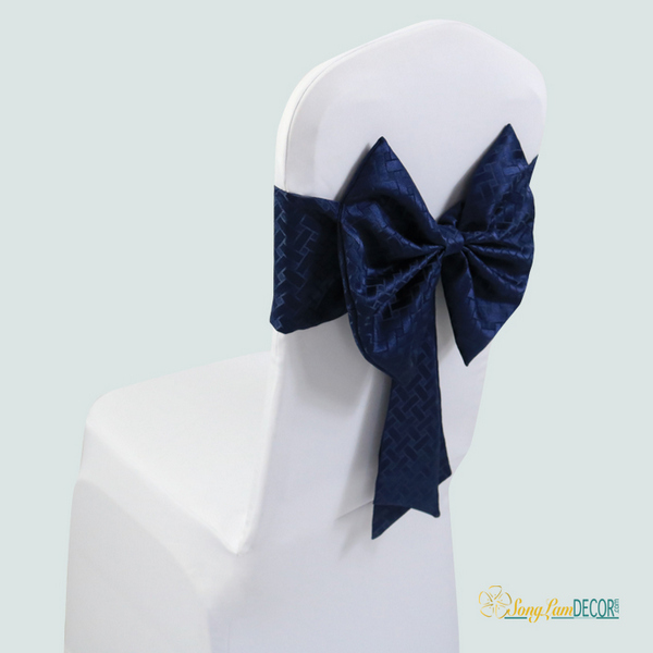 Vải gấm là lựa chọn đẳng cấp cho tiệc cưới cổ điển hoặc phong cách Á Đông