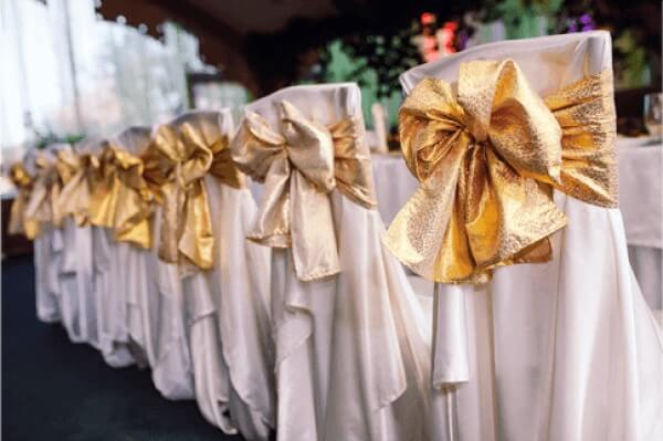 Kiểm tra và điều chỉnh nơ ghế sau khi thắt