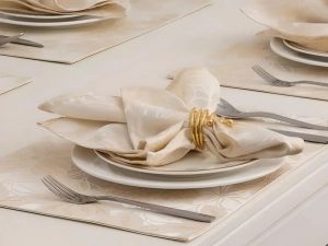 Vì sao sự kết hợp khăn bàn và placemat đẹp lại quan trọng đến vậy?
