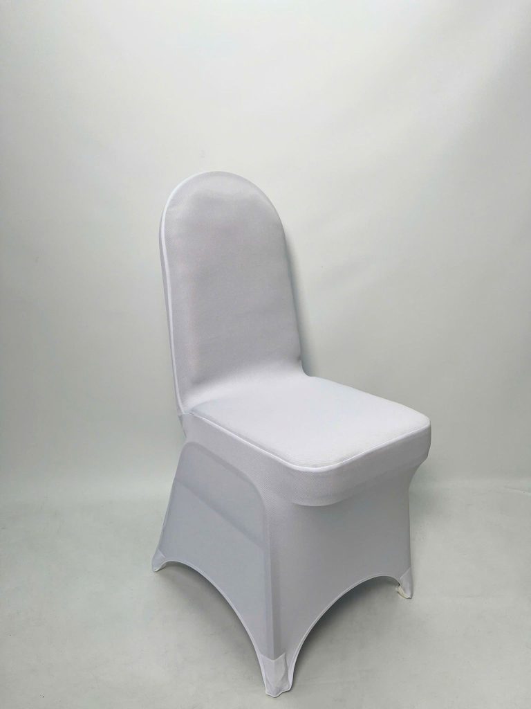 Quy trình giặt là và bảo quản chuyên nghiệp giúp bộ áo ghế nhà hàng bền hơn 