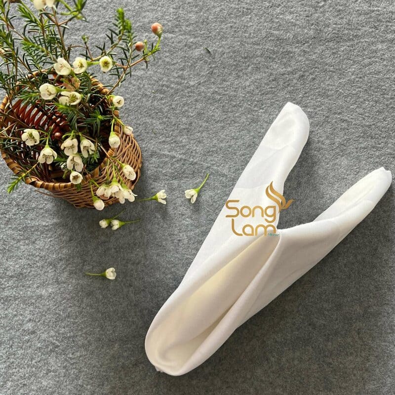 Cách tẩy vết son môi trên vải màu an toàn, không phai