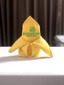 Khăn napkin là gì và tầm quan trọng trong nhà hàng cao cấp?