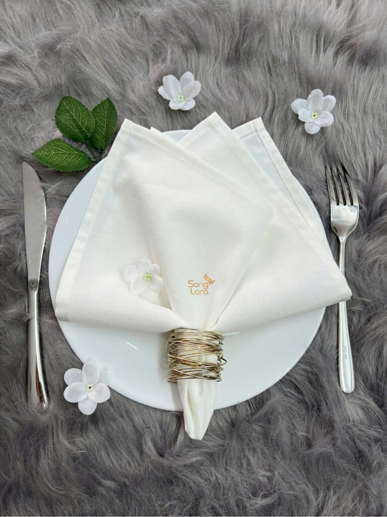 Vì sao việc bảo quản khăn ăn trắng đúng cách lại quan trọng?