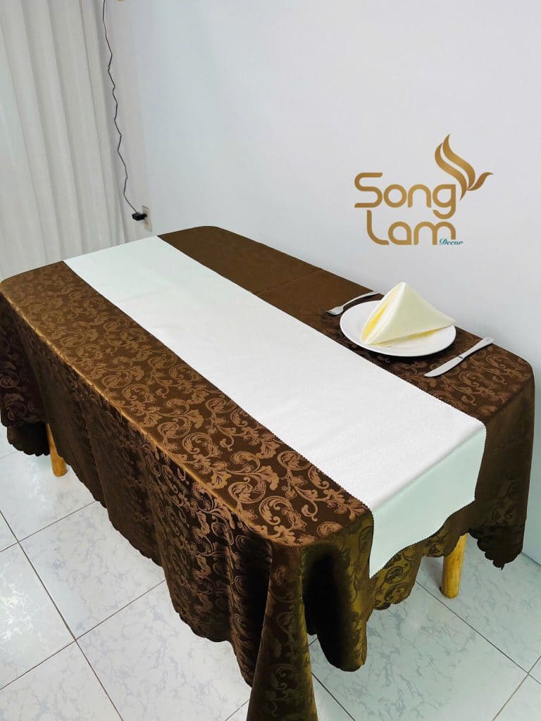 Giải đáp các câu hỏi thường gặp về kích thước table runner tiêu chuẩn