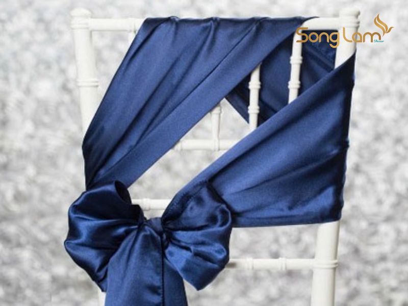 Hướng dẫn cách thắt nơ ghế Chiavari đẹp từng bước